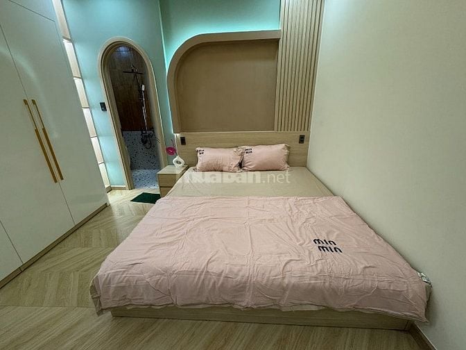 2lầu (3,9m hậu 5,5m x 11m) full nội thất c.cấp khu VIP Thích Quảng Đức