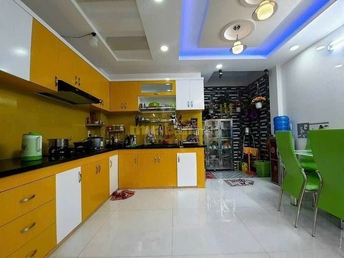 CHÚ 6 VỀ QUÊ BÁN NHÀ Đ.LÊ VĂN SỸ 2TY120/40M2/1T2L , HXH - SHR GẦN CHỢ 