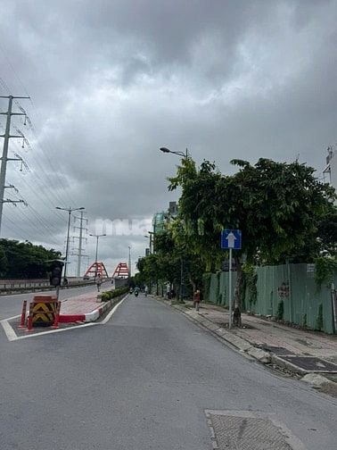 Bán lô góc 2MT 554 Phạm Văn Đồng, P.13, Bình Thạnh: 18 x 22, giá 59tỷ