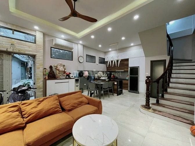 Bán nhà riêng 40m2, 4 tầng, 3 ngủ, tại Nguyễn Trãi, Thanh Xuân, Hà Nội