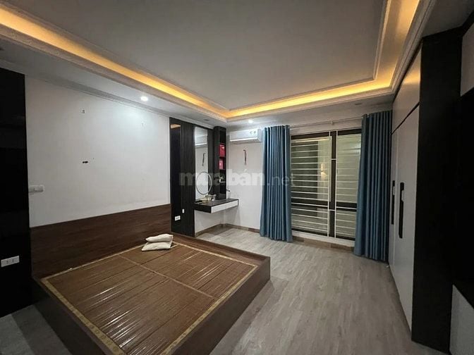 Bán nhà Ngọc Hồi 30m2, 5 tầng, mặt tiền 4.3m ngõ ô tô tránh, giá 5.5 t