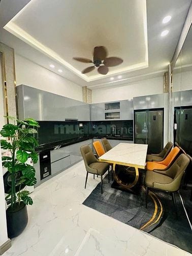 Cô Hoa định cư nước ngoài bán gấp nhà Nguyễn Trãi,Q5 56m2,giá 2tỷ150