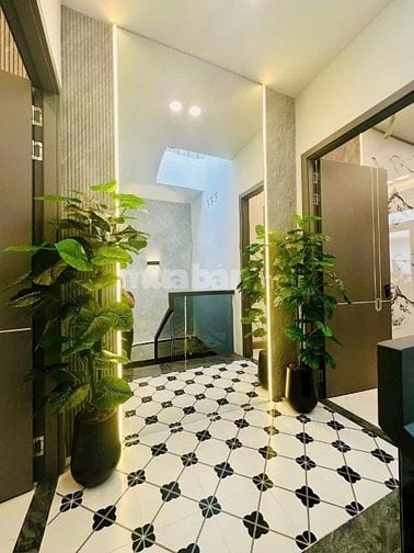Cô Hoa định cư nước ngoài bán gấp nhà Nguyễn Trãi,Q5 56m2,giá 2tỷ150