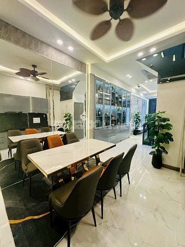 Cô Hoa định cư nước ngoài bán gấp nhà Nguyễn Trãi,Q5 56m2,giá 2tỷ150