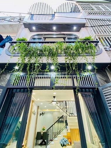 Bán nhà riêng tại Nguyễn Thiện Thuật, P3, Q3, giá 1tỷ550tr DT 31.36m2
