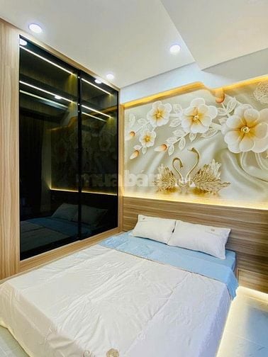 Bán nhà riêng tại Nguyễn Thiện Thuật, P3, Q3, giá 1tỷ550tr DT 31.36m2