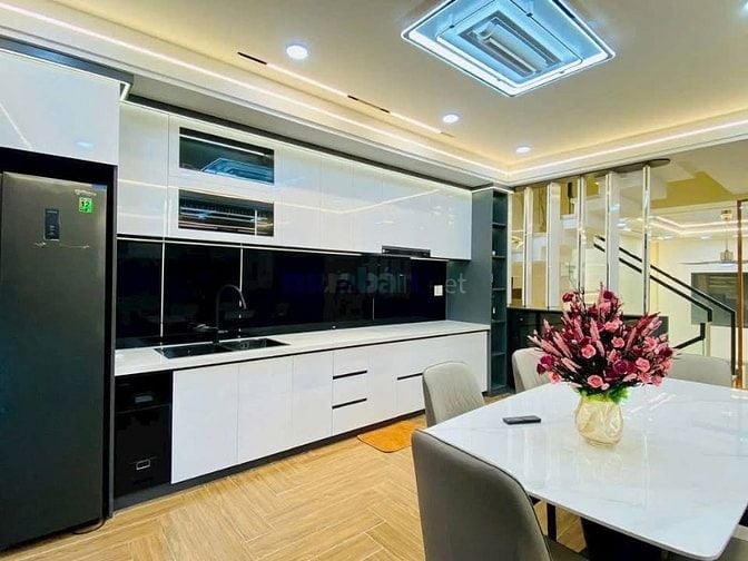 Đi nước ngoài định cư bán gấp nhà ở đường Thất Sơn, phường 15, quận 10