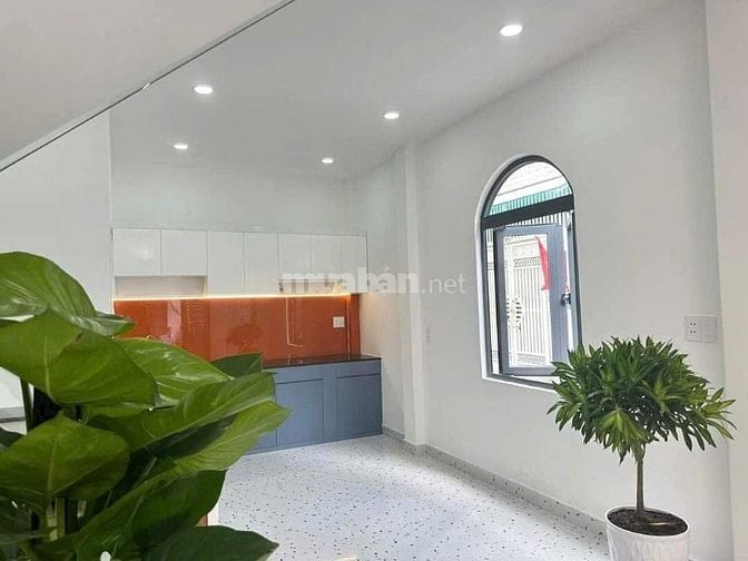KD VỠ NỢ BÁN GẤP NHÀ Q8 Đ.PHẠM THẾ HIỂN 43.M2 1TỶ550 TL, GẦN CHỢ PTH.