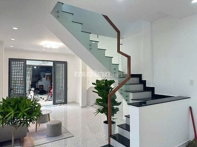 KD VỠ NỢ BÁN GẤP NHÀ Q8 Đ.PHẠM THẾ HIỂN 43.M2 1TỶ550 TL, GẦN CHỢ PTH.