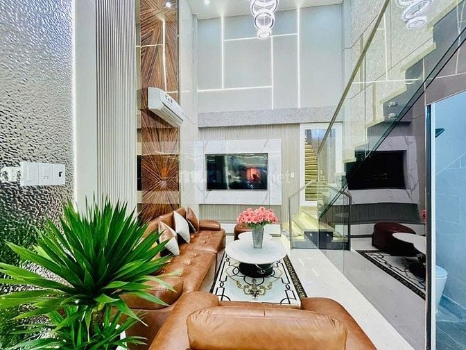 Nhà chính chủ cần ra gấp duy nhất căn Đ.Trần Hưng Đạo Q5 68M2 chỉ 3TỶ4