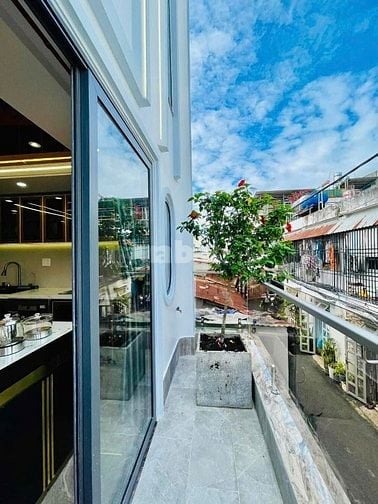 Nhà chính chủ cần ra gấp duy nhất căn Đ.Trần Hưng Đạo Q5 68M2 chỉ 3TỶ4