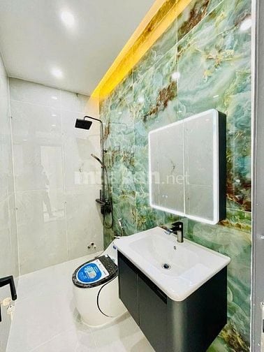 Nhà chính chủ cần ra gấp duy nhất căn Đ.Trần Hưng Đạo Q5 68M2 chỉ 3TỶ4