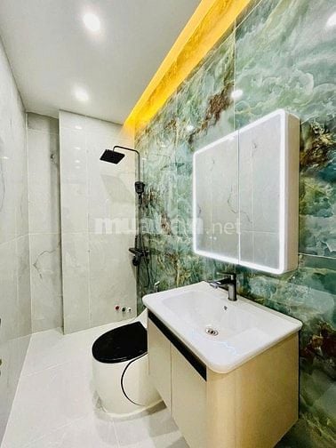 Nhà chính chủ cần ra gấp duy nhất căn Đ.Trần Hưng Đạo Q5 68M2 chỉ 3TỶ4