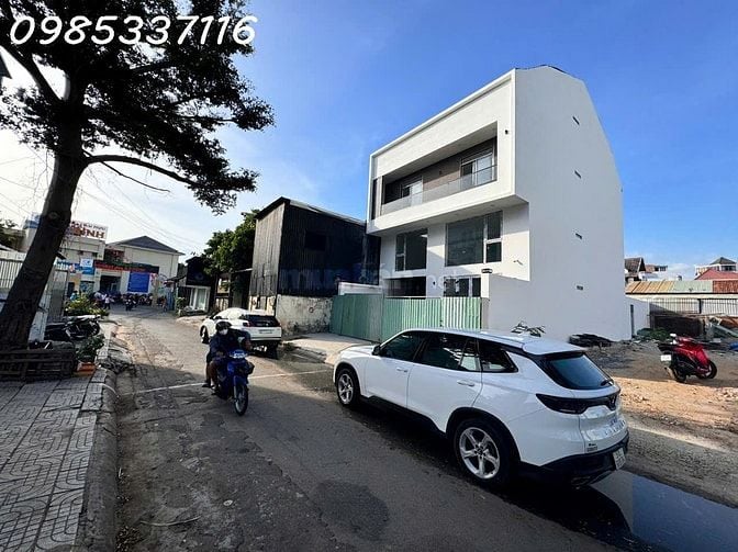 bán đất  đường số 2 An Phú. Chi cần đi bộ ra ngay trạm Metro An Phú