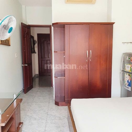 CHO NỬ THUÊ PHÒNG BAN CÔNG CỬA SỔ LỚN GẦN TRUNG TÂM QUẬN 1