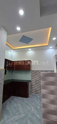 cách xe hơi quay đầu 1căn nhà 28/lương văn can P15Q8.4tỷ750(TL)