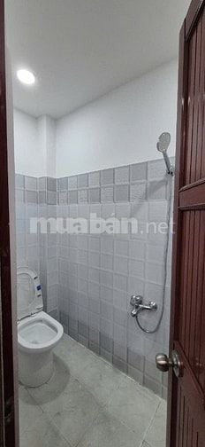 cách xe hơi quay đầu 1căn nhà 28/lương văn can P15Q8.4tỷ750(TL)