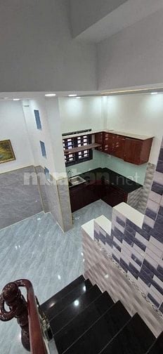 cách xe hơi quay đầu 1căn nhà 28/lương văn can P15Q8.4tỷ750(TL)
