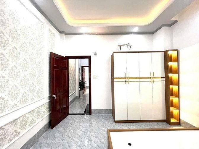 KD THUA LỖ BÁN NHÀ TÂN BÌNH Đ.LẠC LONG QUÂN 50.M2 1TỶ940 1T1L SHR