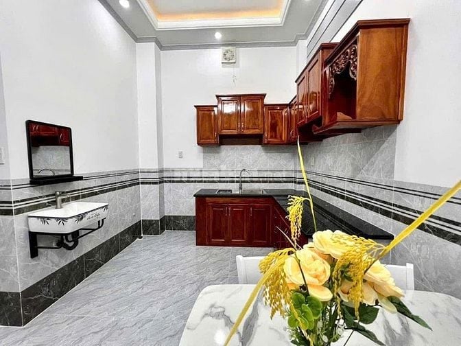 KD THUA LỖ BÁN NHÀ TÂN BÌNH Đ.LẠC LONG QUÂN 50.M2 1TỶ940 1T1L SHR