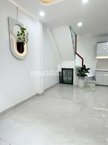 Cách mặt tiền Hưng Phú chỉ 10m P9Q8.nhà mới 2lầu.