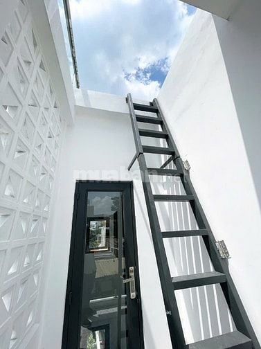 Cách mặt tiền Hưng Phú chỉ 10m P9Q8.nhà mới 2lầu.