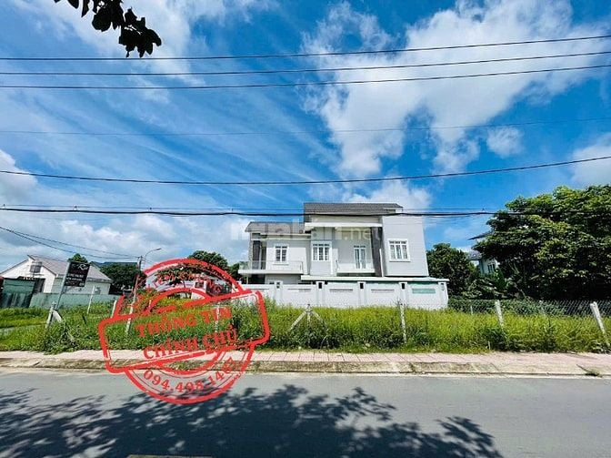 GIA ĐÌNH KẸT TIỀN  BÁN GẤP LÔ GÓC 2 MT TT CỦ CHI 216M2 GIÁ 1 TỶ 050 TR