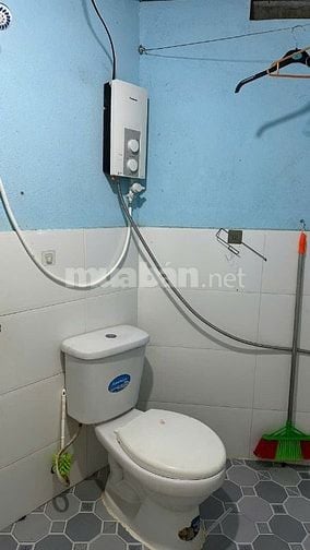 Cho thuê nhà cấp 4 nhỏ 24m2, thoáng đãng, wifi miễn phí, đường 2 ô tô 