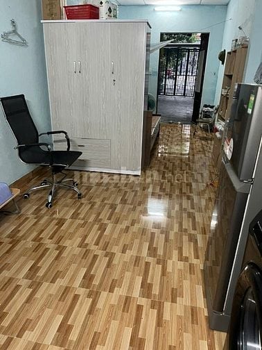 Cho thuê nhà cấp 4 nhỏ 24m2, thoáng đãng, wifi miễn phí, đường 2 ô tô 