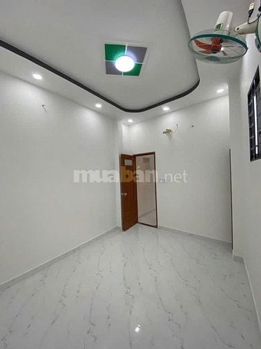 VỀ QUÊ BÁN NHÀ Q12 Đ.NGUYỄN VĂN QUÁ 47.M2 1TỶ420 SHR NHÀ ĐÚC 100%
