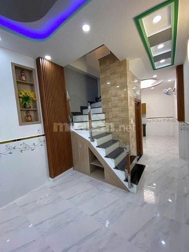 VỀ QUÊ BÁN NHÀ Q12 Đ.NGUYỄN VĂN QUÁ 47.M2 1TỶ420 SHR NHÀ ĐÚC 100%