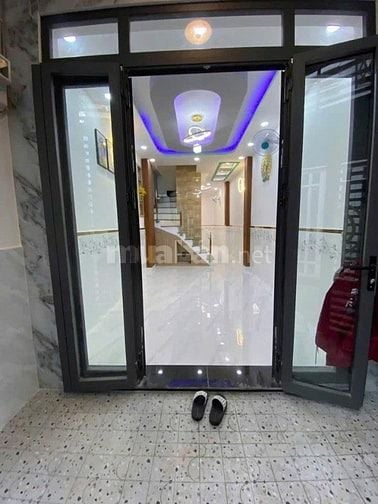 VỀ QUÊ BÁN NHÀ Q12 Đ.NGUYỄN VĂN QUÁ 47.M2 1TỶ420 SHR NHÀ ĐÚC 100%