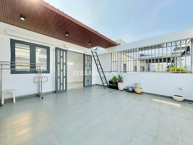 Nhà đẹp 4 tầng kế sân bay Tân Sơn Nhất - 44m2 giá 2tỷ780 đường Yên Thế