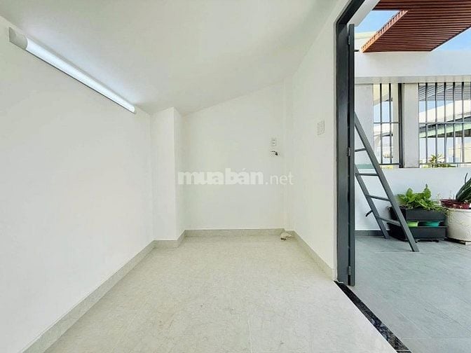 Nhà đẹp 4 tầng kế sân bay Tân Sơn Nhất - 44m2 giá 2tỷ780 đường Yên Thế