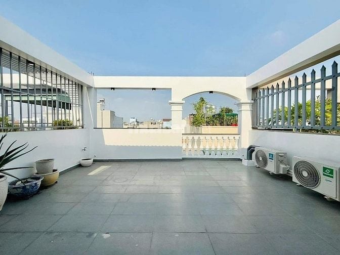 Nhà đẹp 4 tầng kế sân bay Tân Sơn Nhất - 44m2 giá 2tỷ780 đường Yên Thế