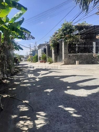 Nhà đẹp mới xây dựng ngay chợ Bình Chánh giá rẻ SHR hỗ trợ ngân hàng