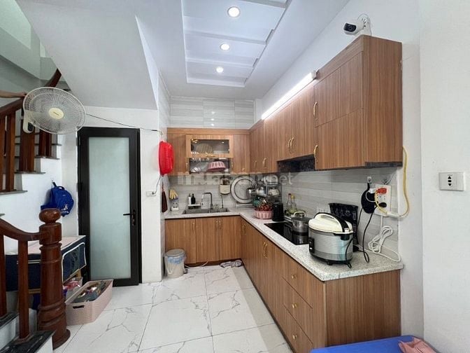 NHÀ MỚI, LÔ GÓC 2 MẶT NGÕ THÔNG, FULL NÔI THẤT- MONING ĐỖ CỬA