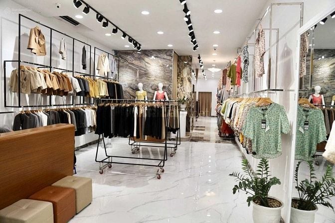 Cho thuê 1 phòng duy nhất còn lại tại tầng 5 số 256 Bà Triệu, Hà Nội