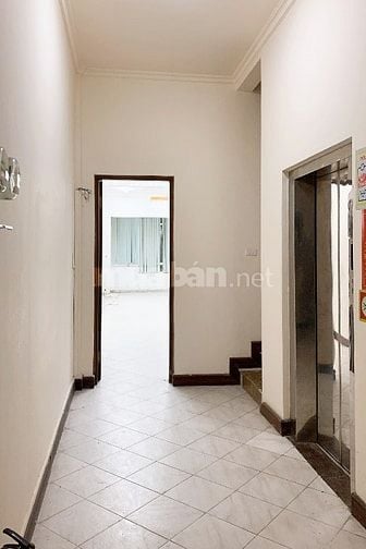 Cho thuê 1 phòng duy nhất còn lại tại tầng 5 số 256 Bà Triệu, Hà Nội
