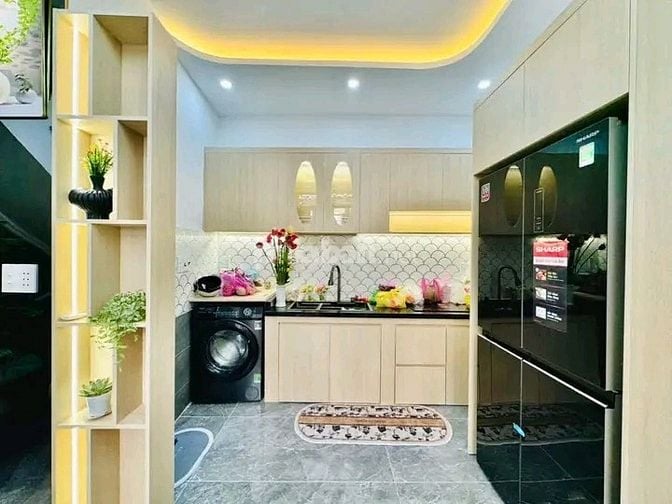 Bán gấp nhà Yên Thế, p.2, Tân Bình. Giá 3,38 tỷ/56m2, hẻm xe hơi 5m