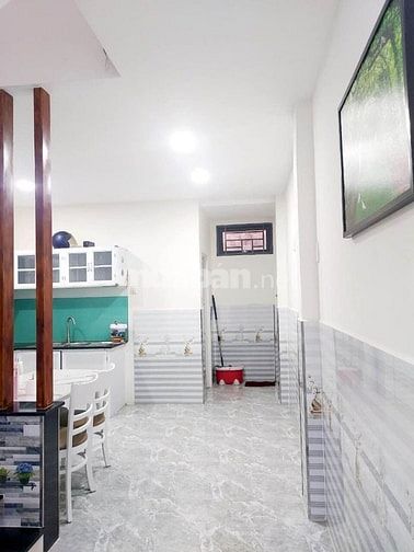 Nhà Ngộp Bank bán gấp ở Nguyễn Thị Tú_Bình Chánh 60m2/ 1 tỷ 680tr SHR
