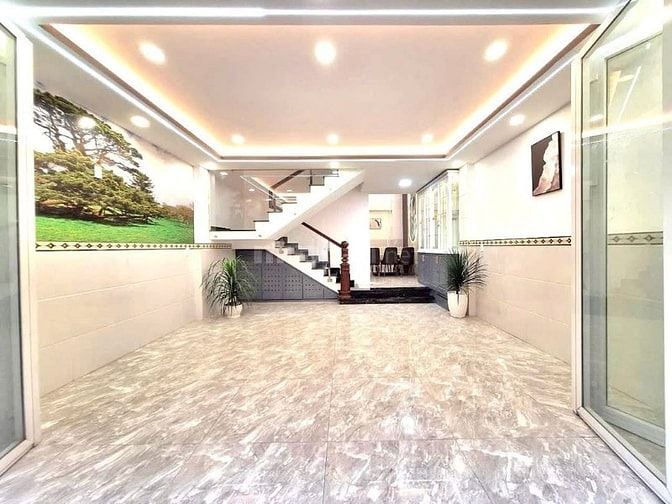 Đi nước ngoài định cư bán gấp nhà ở đường Trần Quý, phường 7, quận 11,