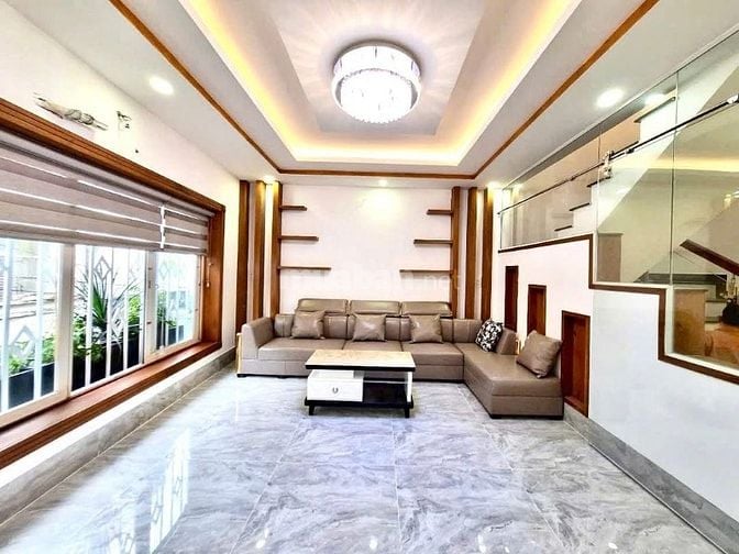 Đi nước ngoài định cư bán gấp nhà ở đường Trần Quý, phường 7, quận 11,