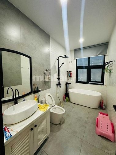 CÔ 5 VỠ NỢ BÁN NHÀ Q12 VƯỜN LÀI 1TY750 TRIỆU 62M2 HXH, 1T2L SHR 