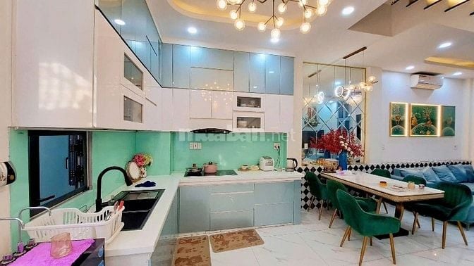 Nhà 3Tầng Lý Thường Kiệt Q11, 79m², Hẻm Ô Tô, Sổ Riêng, Giá 2.2 Tỷ
