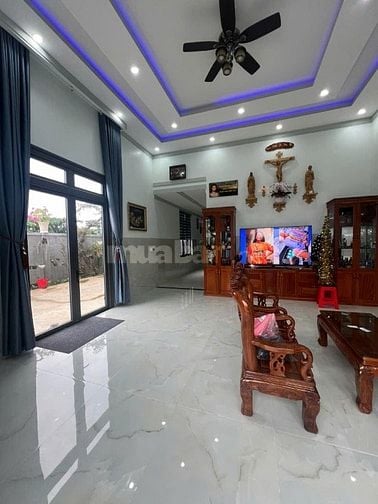Nhà vườn nghỉ dưỡng Đức Trọng gần sân bay full nội thất giá 3.7 tỉ
