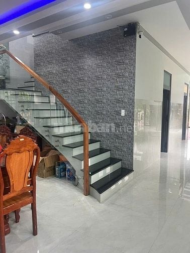 Nhà vườn nghỉ dưỡng Đức Trọng gần sân bay full nội thất giá 3.7 tỉ