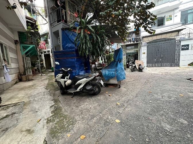 Nhà Chính chủ sát mặt tiền Nguyên Hồng P11 Bình Thạnh