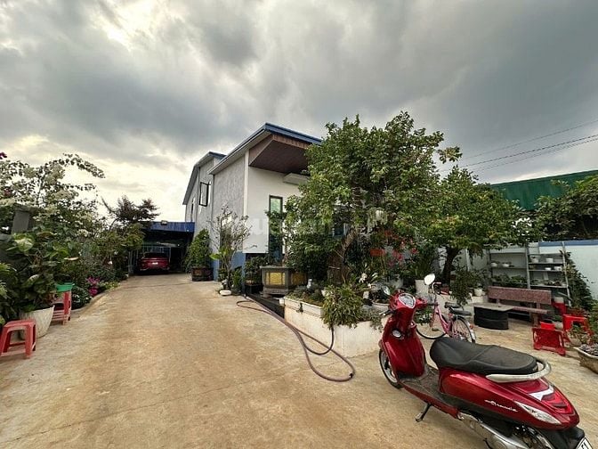 Nhà vườn nghỉ dưỡng Đức Trọng gần sân bay full nội thất giá 3.7 tỉ