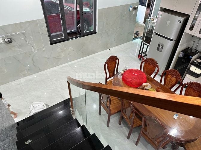 Nhà vườn nghỉ dưỡng Đức Trọng gần sân bay full nội thất giá 3.7 tỉ
